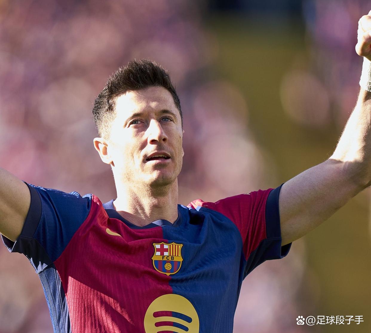 九游体育-包含莱万多夫斯基在巴塞罗那比赛中爆冷，连败引发热议！的词条